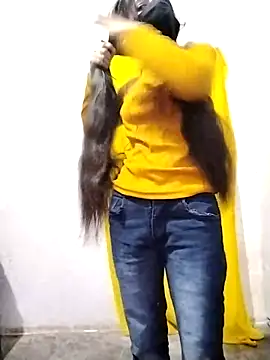 Cute-Naavya's cam snapshot