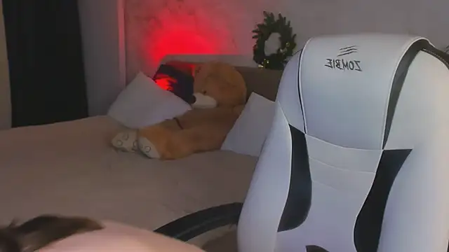 Lunar_Lily's cam snapshot