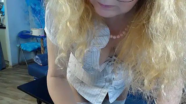 Helen1974's cam snapshot