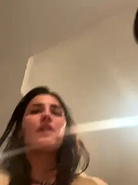 addictedtoari's cam snapshot