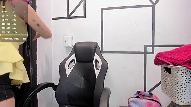 SamaraAnders_'s cam snapshot