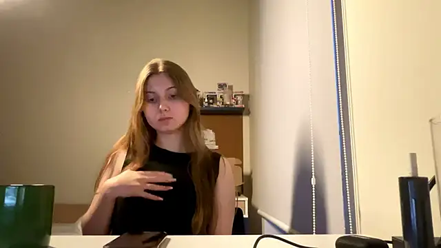 Callmeee_star's cam snapshot