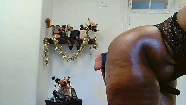 xTALLSEXYBUMx's cam snapshot