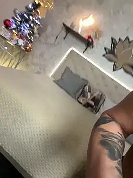 StripBianka's cam snapshot