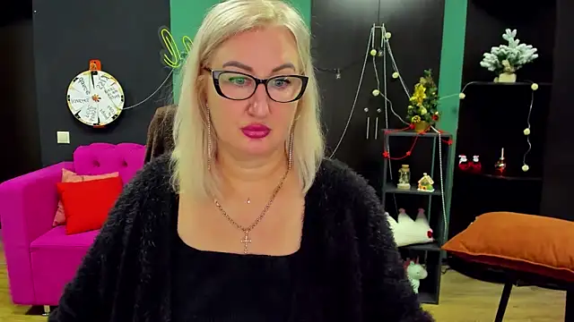 ChristyBrooks's cam snapshot