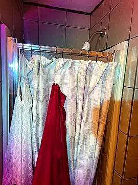 Milf-N-Kookies live sex cam