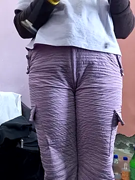 Ananya_34's cam snapshot