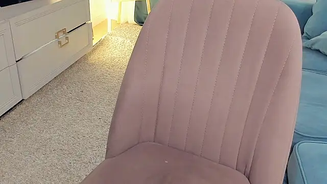 HienBiddie's cam snapshot