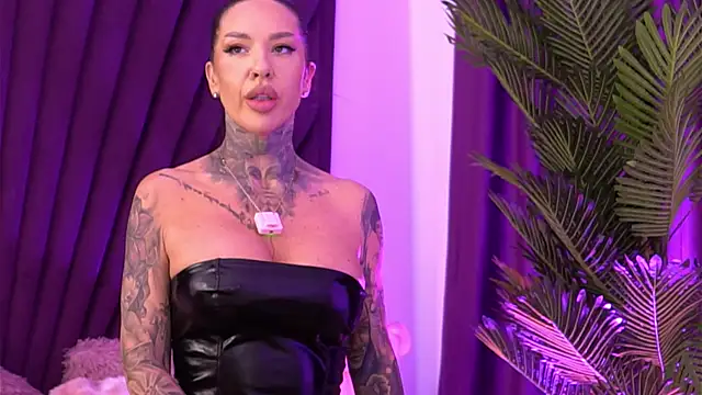 ScarletNoir's cam snapshot