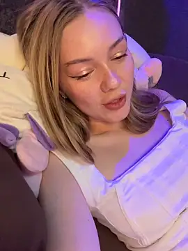 MilaMoone's cam snapshot