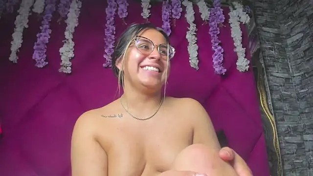 Freyaa_Millerr_'s cam snapshot