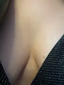 CrazyTori's cam snapshot