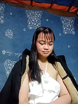 Noelle-e live sex cam