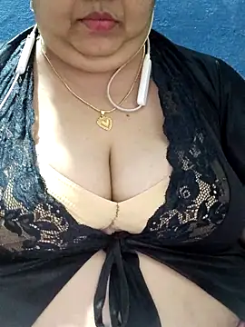 tamilthanushri live sex cam