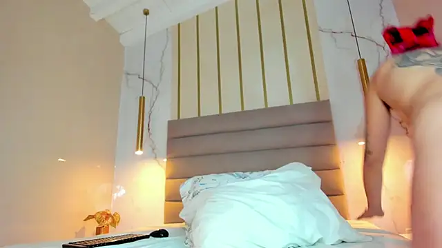 MelaniieRoux live sex cam