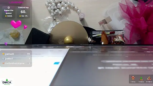 HornyMilf_777 live sex cam