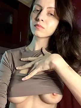 MissAnuta live sex cam