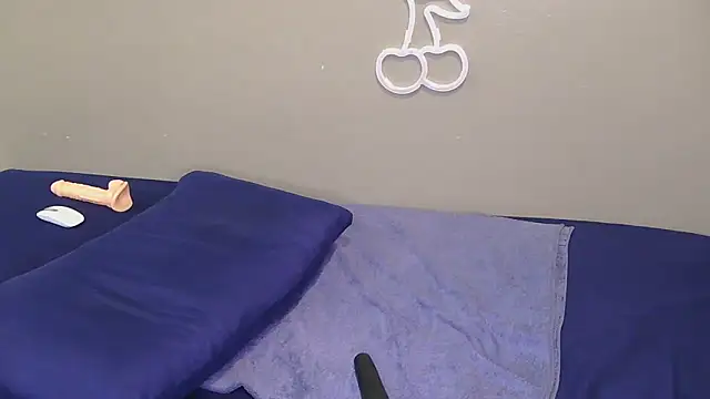 Serafynn's cam snapshot