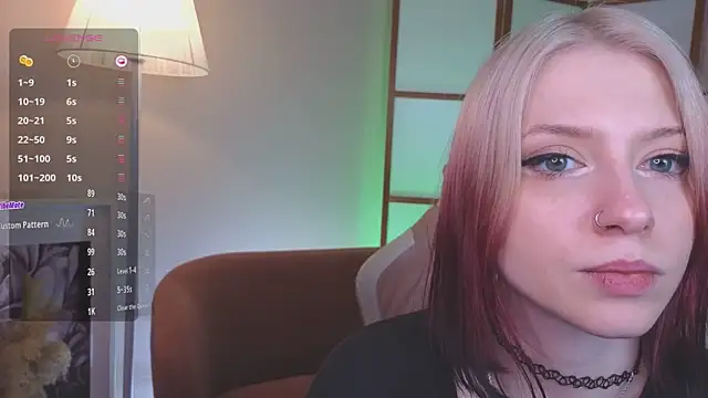 arielabradberry's cam snapshot