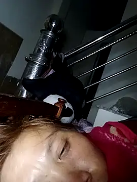 bella-la's cam snapshot