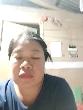 Lovelywoman43's cam snapshot