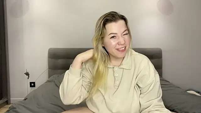 Embersweetbunny's cam snapshot