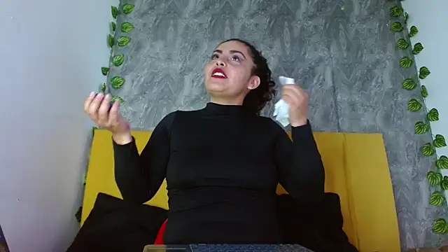 amara_leoncm's cam snapshot