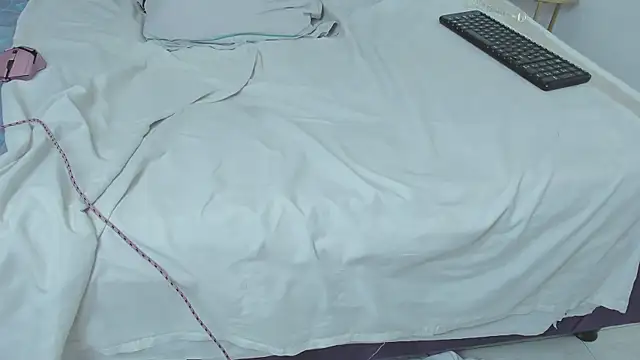 Megansweetcome's cam snapshot