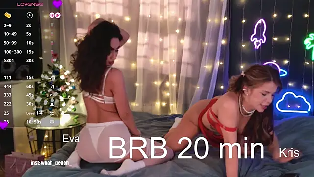 KristinaMoon live sex cam