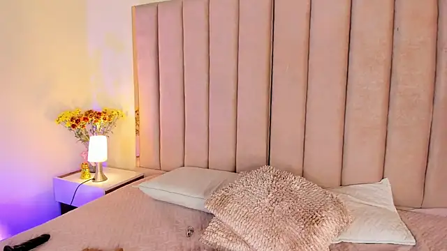 Milan_ebony's cam snapshot