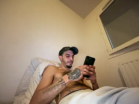 Rebeu313 live sex cam