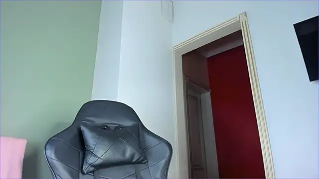 taeni_lara live sex cam