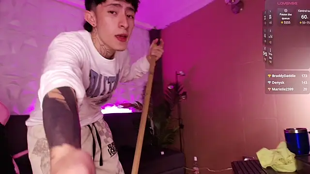 troy_rouge live sex cam