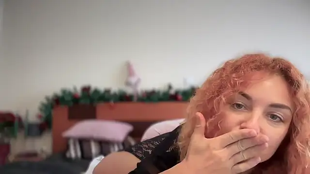 Reddgiirl's cam snapshot