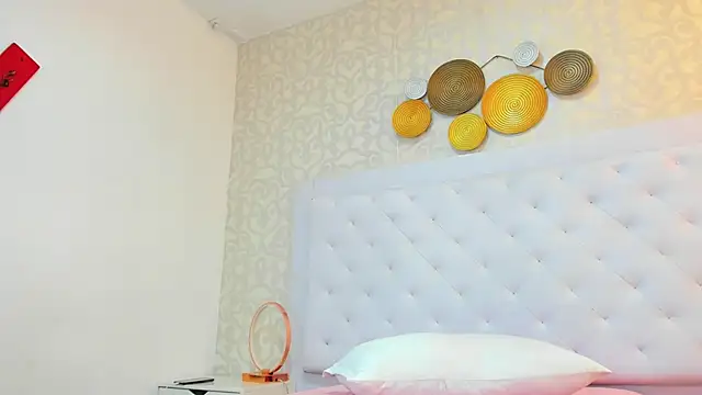 debora_scoot's cam snapshot