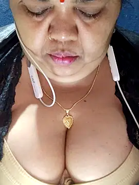 tamilthanushri's cam snapshot