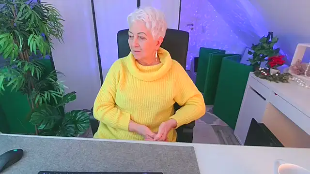 LovelyHelena's cam snapshot