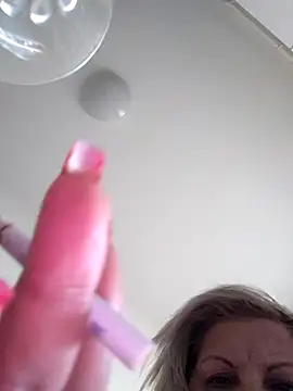 Divineblond live sex cam