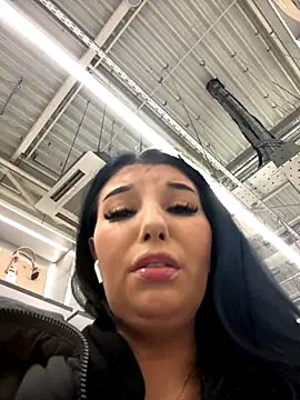 Tisha_Busty live sex cam