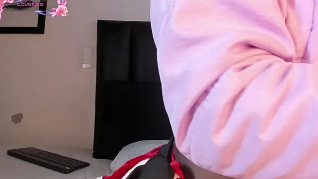 Khenta_Michells's cam snapshot