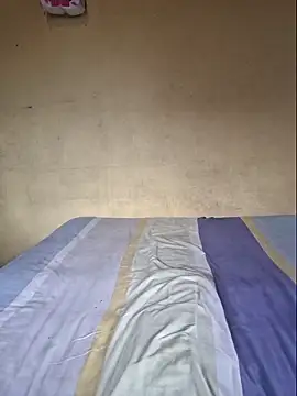 RAWFREAKYVERSE live sex cam