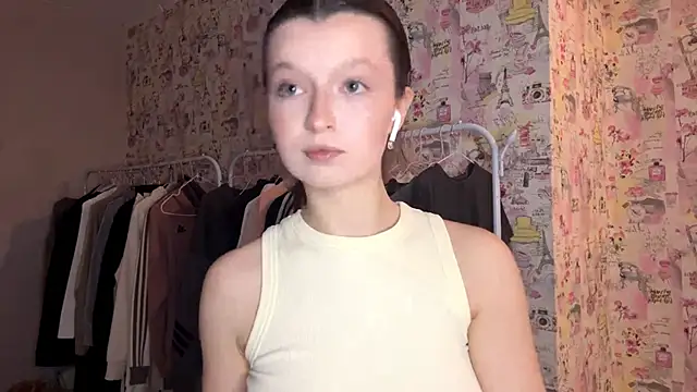 EllieBerrie's cam snapshot