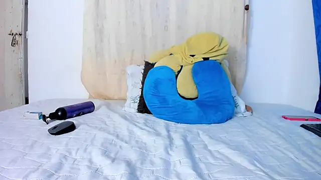 BlowMommy_'s cam snapshot