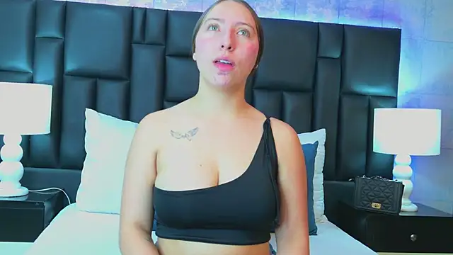 MiaLundd live sex cam