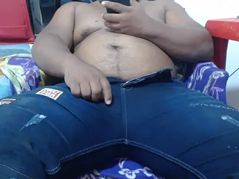 PONSE_LATINO live sex cam