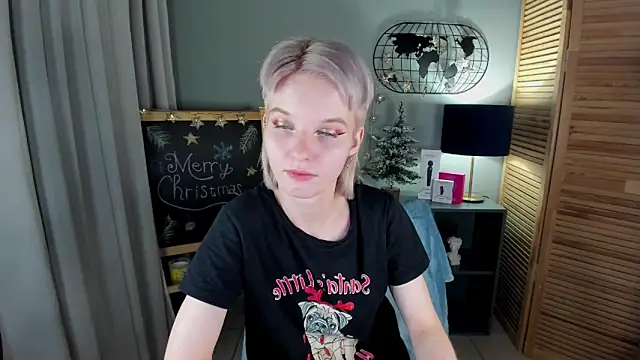 Madelaineses's cam snapshot