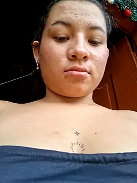 hot-mom22 live sex cam