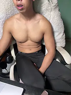 Thang100cu live sex cam