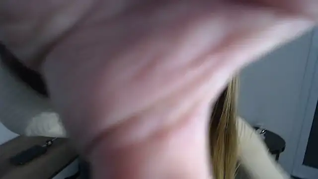 SweetBellaa_'s cam snapshot