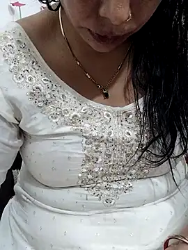 cutee_bhabhi's cam snapshot